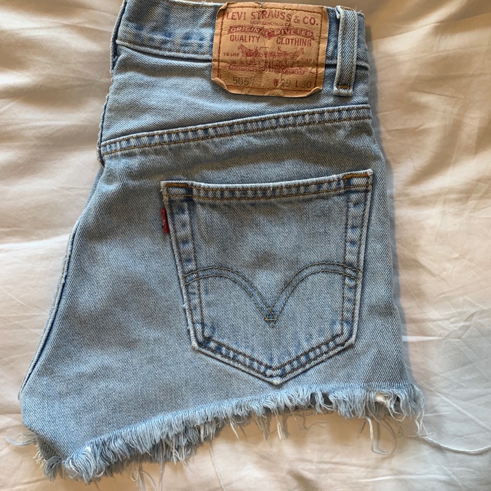 light wash levis jeans